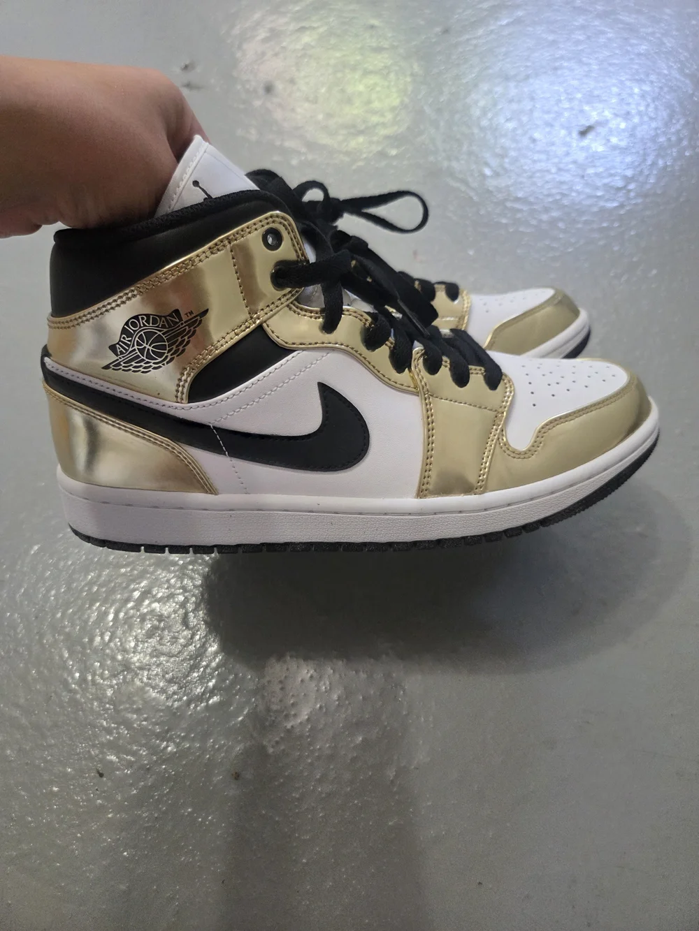 Jordan Men's White and Gold High-Top Sneakers
